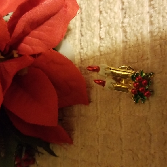 CHRISTMAS PINS - Picture 3 of 5